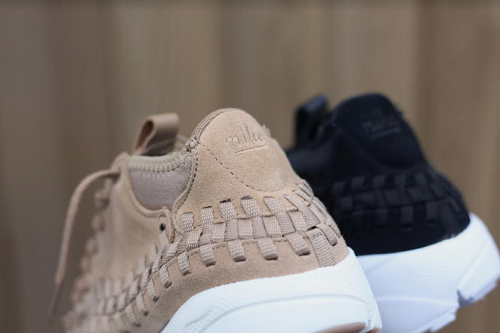 Nike woven outlet chukka on feet