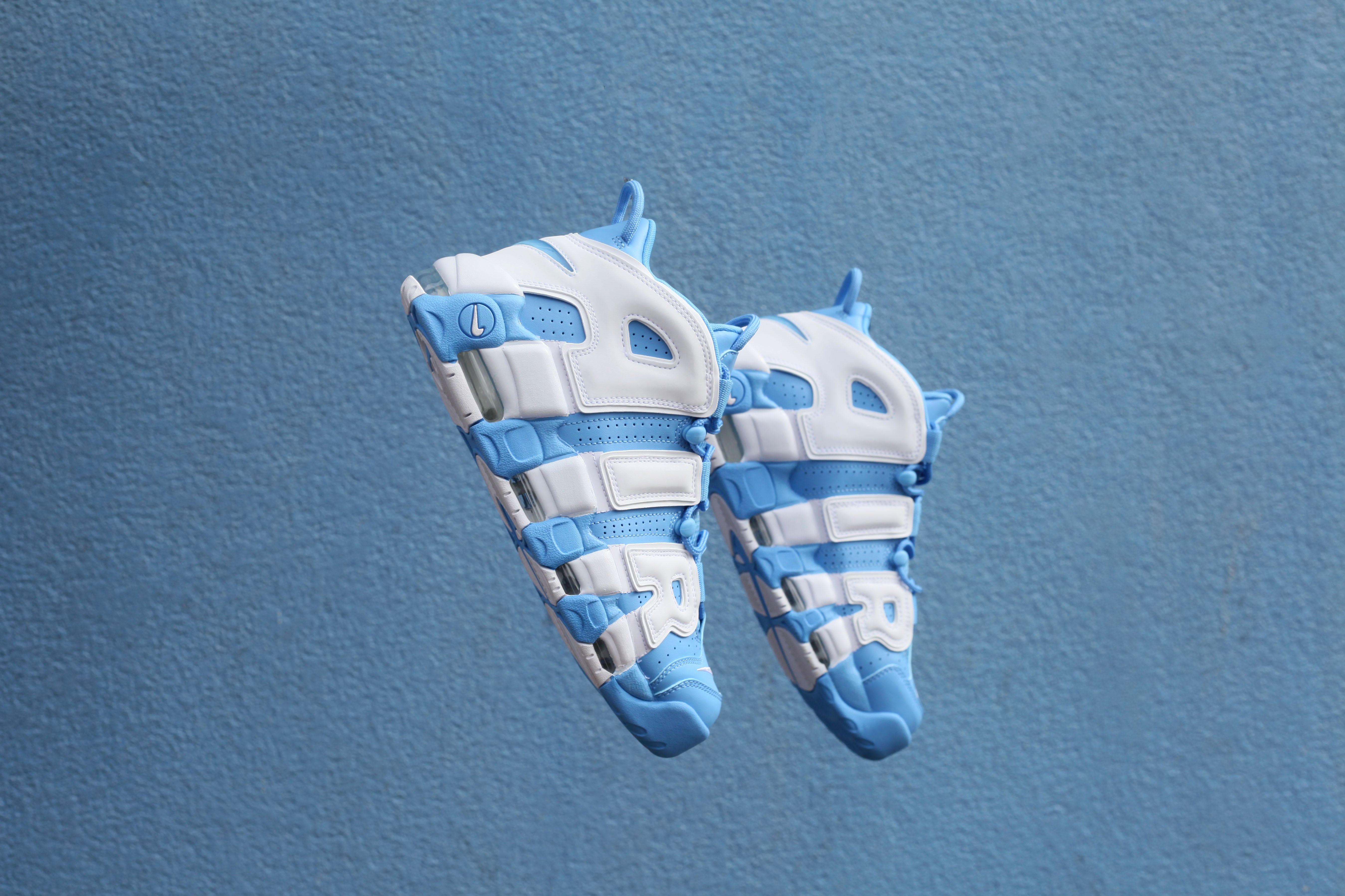 Air more best sale uptempo university blue